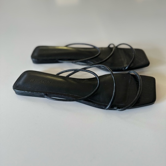 St Agni - Jackie Croc Flats in black - Picture 4 of 9